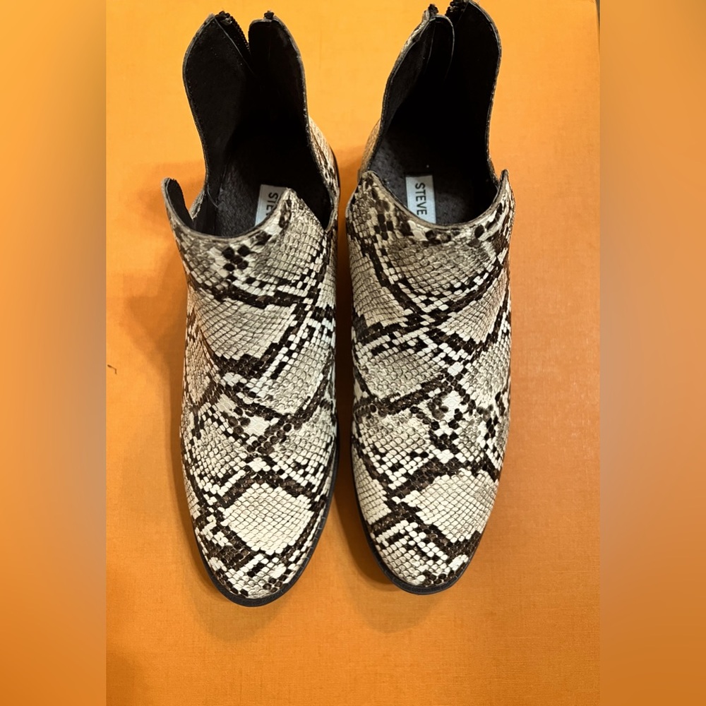 Brand new Steve Madden Snake Pattern Boots